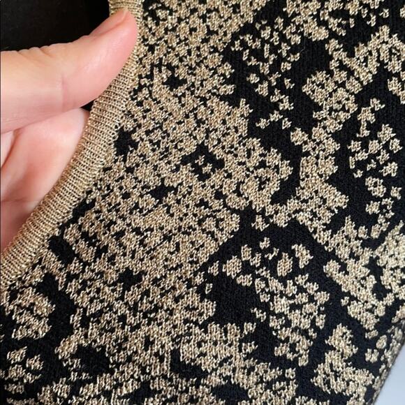 DUNDAS Snakeskin Knit Crop Top - Picture 8 of 15